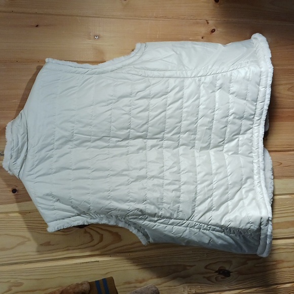 Nicole Miller Original Reversible Vest Faux Fur and Quilted - Picture 2 of 6